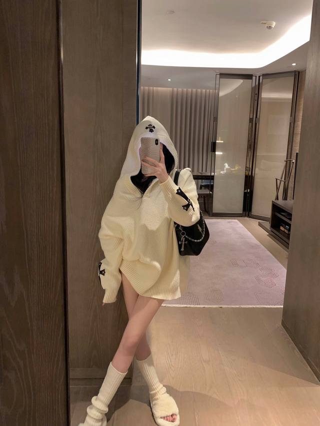 特价 DDD Chro* Hearts 克罗心 华夫格V领皮标连帽毛衣 DDD 上身秒切青春学院风小姐姐 休闲百搭！十字架毛须 上身温柔可爱学院风色调～ DDD