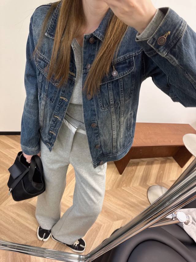 特价 DDD Celin* 赛琳 经典字母Logo刺绣设计牛仔外套 DDD 精细工整，质感超绝怀旧重工洗水复古软感面料，气质感细腻，减龄百搭经典又时尚，不挑人穿