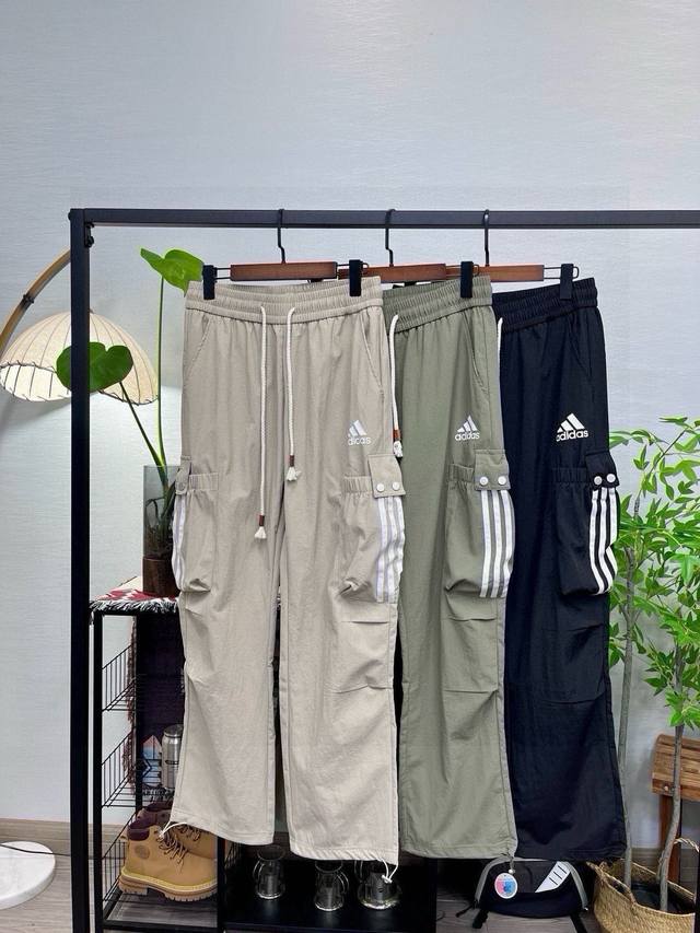 阿迪达斯工装风休闲长裤 DDD 阿迪达斯Adidas工装风休闲长裤直筒裤束脚裤卫裤运动裤，一裤两穿，可直筒可束脚，高街潮流痞帅风 版型优秀 能衬托腿型 保持舒适
