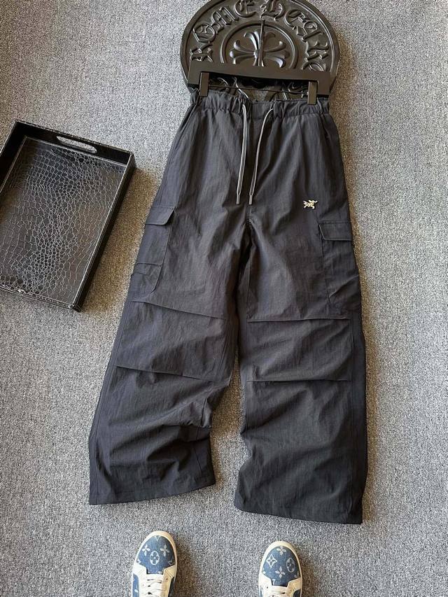 顶级高端羽绒裤！ DDD 人气爆款！Arc'teryx 始祖鸟专柜新品工装直口内置束口防风工装羽绒裤！恒隆在售万元级，款号：8604 DDD 始祖鸟家今年最新定