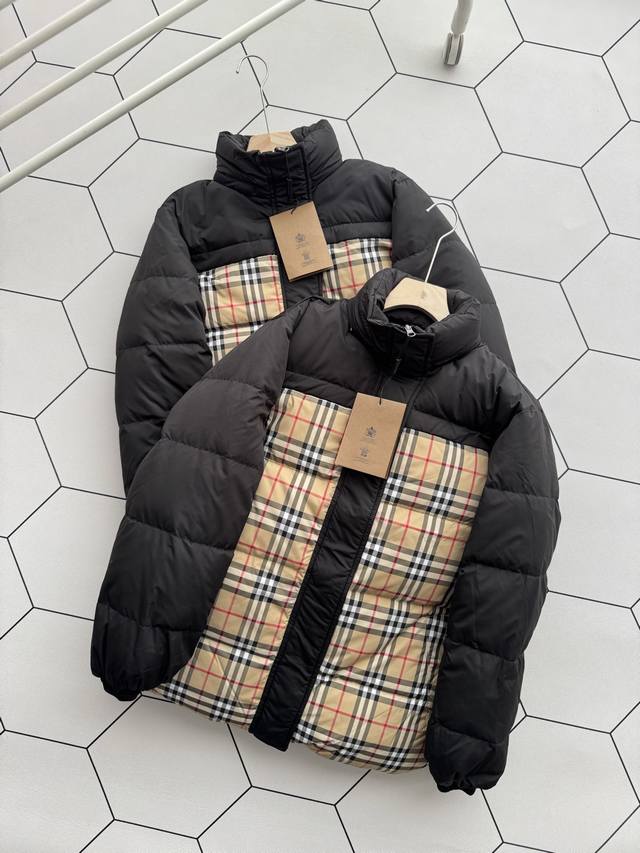 Burberry 巴宝莉 新款经典格纹拼接双面两穿系 DDD 双面可穿系 DDD 将羽绒美感与功能性实穿发挥到极致，两面可穿，简约基础的多功能设计，一面Vint