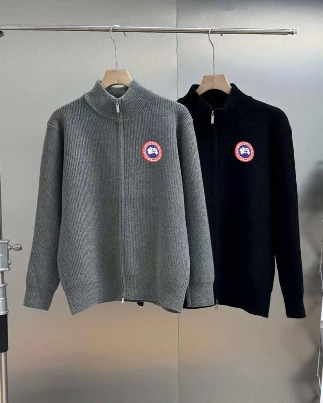 上新 DDD 加拿大鹅25Ss秋冬新款高街立领针织毛衣外套，男女同款 情侣可搭 DDD 原版面料针织毛衣系列 经典款开衫毛衣 宽松而不夸张的版型设计 舒适且自然