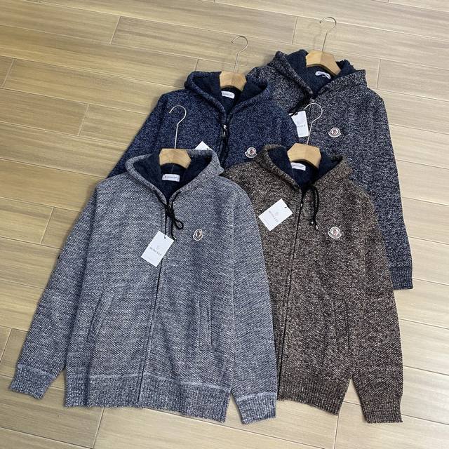 上新 DDD 蒙口秋冬新款加厚连帽开衫外套，经典百搭永不过时，绝佳秋季出行穿搭必备百搭单品 DDD 低调简约简洁大方，不挑人，阳光型男，街头风格，雅痞绅士，任何