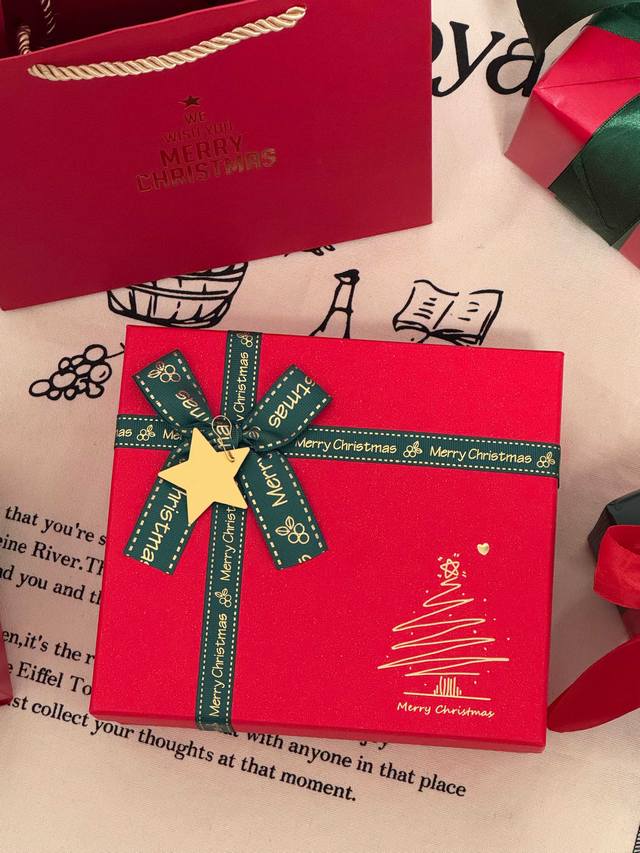 礼盒不优惠 ！ 配手提袋 打包箱 #礼物送的好叫过节，礼物送不好叫渡劫，直男务必点进来看看# 纪梵希散粉星星四件套 DDD 内含： DDD 1Givenchy纪