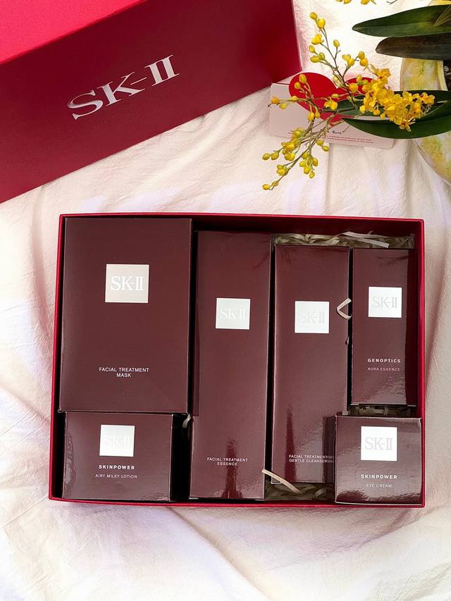 礼盒不优惠 ！ 配打包箱 #士为知己者死，女为悦己者容，好水好奶好乳好霜好露好膜，传说中的仙女都在用# Skll 新款韩流美肌六件套套装限定礼盒 掌柜正儿八经的