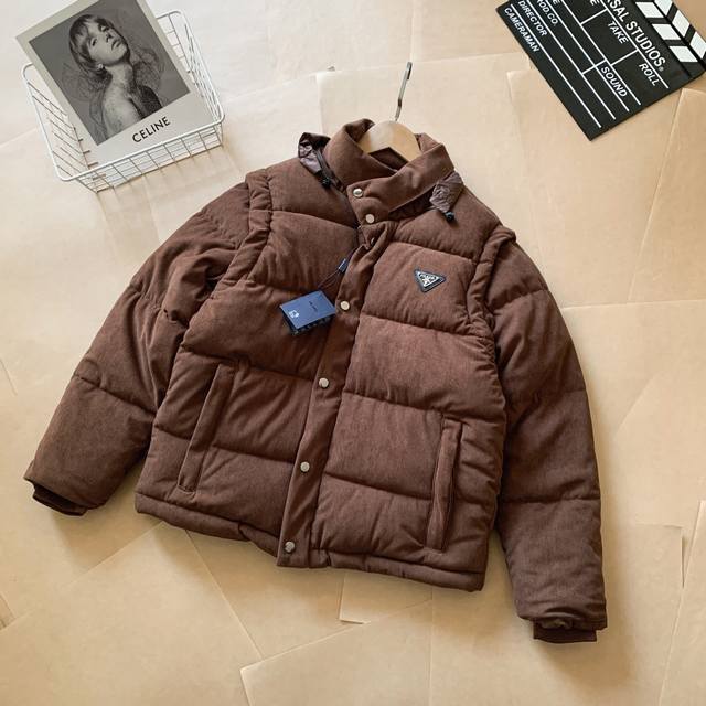 特价 DDD 普拉达Prada咖色毛绒面料可拆卸袖子羽绒棉服Logo三角标皮牌设计设计品质细节做工自观男女同款高版本爆款官网一致网红同款三标齐全 DDD 普拉达