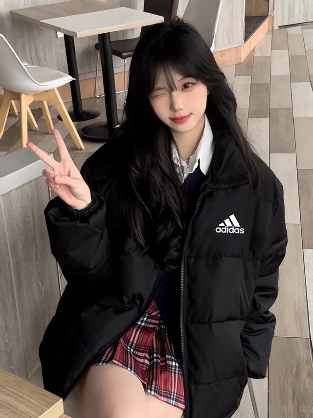 Adidas阿迪达斯宽松羽绒棉衣棉服立领面包服 DDD 高品质羽绒棉服系列 DDD 面料采用柔软牛津 搭配750新疆羽绒棉高密度充绒 温暖舒适 宽松版型 提升运