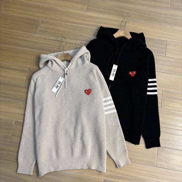 川久针织外套新款 男士限量版上衣！紧致的做工！真心不错！ 这个做工真心的屌！专柜四位数了！经典简约大方！冬季男装简约新品，高档时尚简约、舒适手感穿着修身，经典标