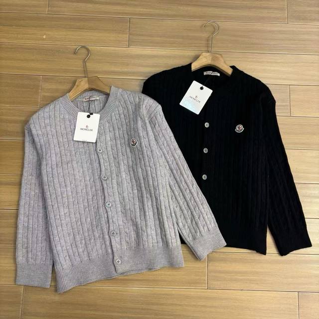 蒙口针织开衫毛衣 外贸公司定制针织毛衣，性价比极其高。贸易公司渠道稀出！最新都市时尚休闲系列 时尚百搭随性洒脱，给人眼前一亮的效果显而易见，这种高奢单品非常稀缺