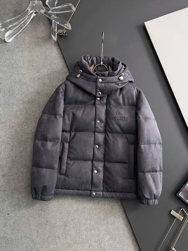 年保Moncle*、2025秋冬新款羽绒服 原版1:1订制五金配件全进口原版定制 欢迎专柜对比 绝对的高品质 采用国标白鸭绒 超柔软 充羽量蓬松饱满 超级重工