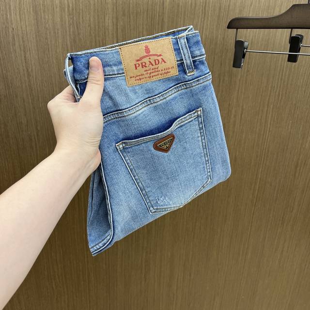 支持年后 秋冬 Pd 高端牛仔 25Ss秋冬最新款原单牛仔裤 柜台同步发售 原版定制复刻 客供五金辅料 原单品质 进口牛仔面料重工洗水 做工走线精细 上身绝佳，