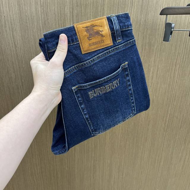 支持年后 秋冬 Bbr 高端牛仔 25Ss秋冬最新款原单牛仔裤 柜台同步发售 原版定制复刻 客供五金辅料 原单品质 进口牛仔面料重工洗水 做工走线精细 上身绝佳