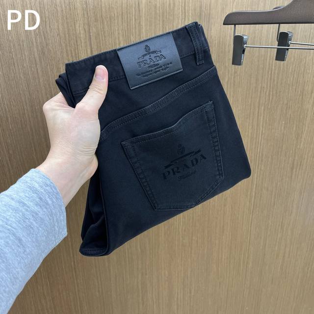 支持年后 秋冬 Cd 2540秋冬新品休闲牛仔裤 官网同步发售，裤身工艺设计，进口客供辅料、面料定制，代工厂P出品免检！每个细节做到极致，原版五金配件，潮范十足