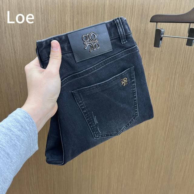 支持年后 秋冬 Loe 2540秋冬新品休闲牛仔裤 官网同步发售，裤身工艺设计，进口客供辅料、面料定制，代工厂P出品免检！每个细节做到极致，原版五金配件，潮范十
