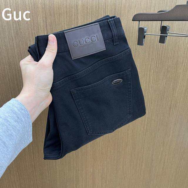 支持年后 秋冬 Guc 2540秋冬新品休闲牛仔裤 官网同步发售，裤身工艺设计，进口客供辅料、面料定制，代工厂P出品免检！每个细节做到极致，原版五金配件，潮范十