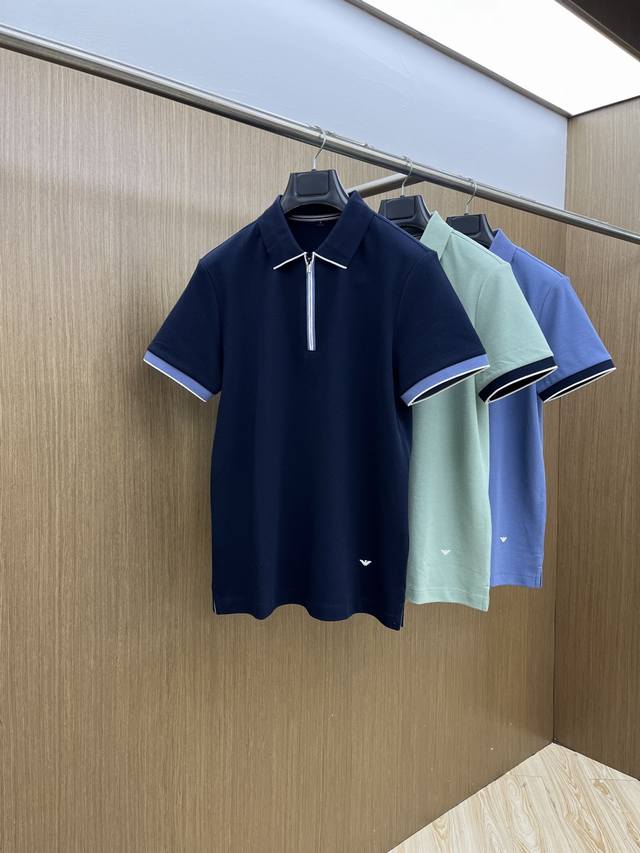 早春 Aj. 2540早春新款男士标识短袖Polo衫，延续经典商务休闲翻领Polo恤.该款Polo衫采用丝光双面棉质珠地面料制成，隽永设计可跨越时尚潮流。经典款