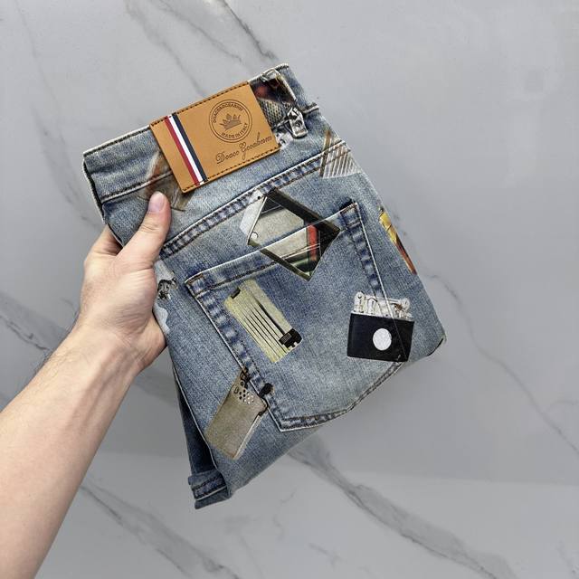 Dg杜嘉班纳 高端定制、26春季最新款洗水牛仔裤 柜台同步发售 Logo印花款 原版定制复刻 客供定制辅料 原单品质 进口固色弹力面料 透气舒适。做工走线精细