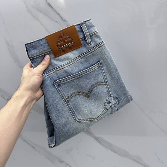 Ch*克罗心 高端定制、26春季最新款洗水直筒牛仔裤 柜台同步发售 原版定制复刻 客供定制辅料 原单品质 进口固色弹力面料 透气舒适。做工走线精细 上身绝佳！优