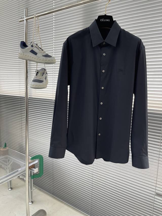 支持年后 秋冬 DDD -Bbr 标识战马小刺绣细节府绸衬衫明扣款贝壳扣，这款面料带弹力，穿着舒适！ DDD 尺码:S-Xxl。Jbsp DDD