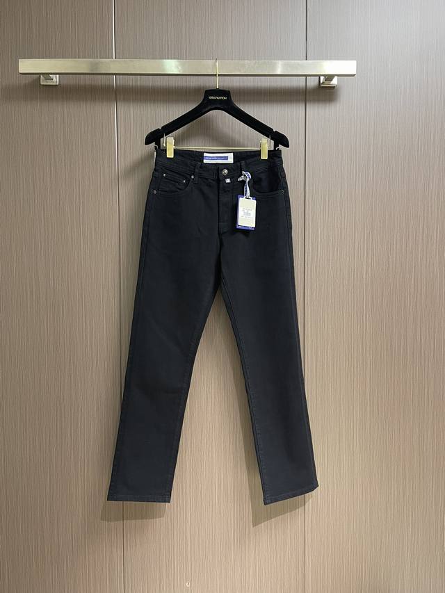 支持年后 秋冬 DDD Jacob Cohen 男士时尚直筒牛仔长裤！此款牛仔裤甄选客供进口水洗牛仔棉布制成，柔韧又坚实的面料天然的挺括和硬朗既视感，手感柔软富