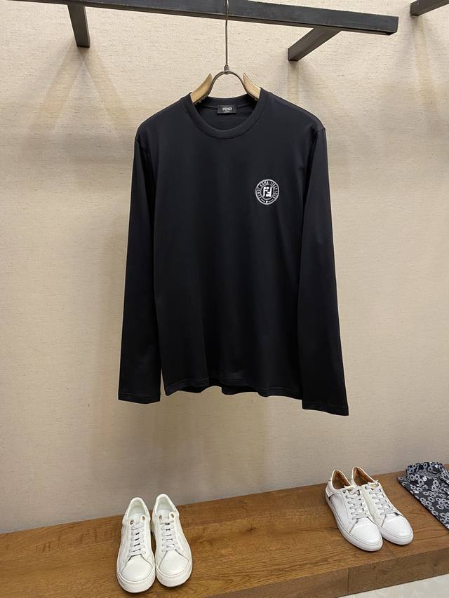 支持年后 Fendi，男女同款圆领长袖T恤 秋天可外穿 冬天可打底 一年四季可穿 超高性价比 随意对比 DDD 面料采用原版订制纯棉长绒棉 压肤感觉超舒服，非常