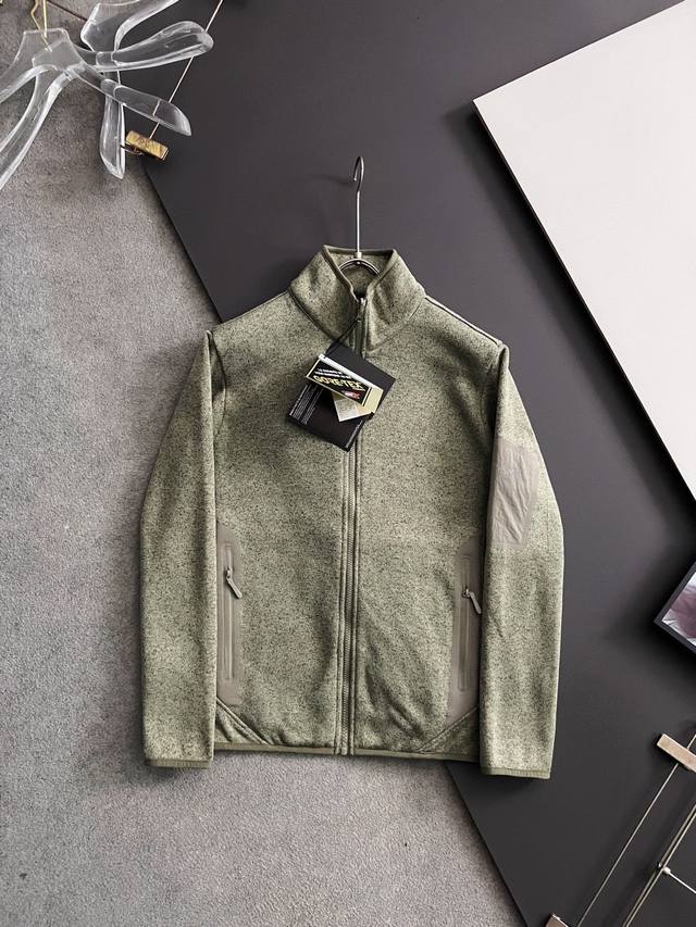 年保始祖*最高版｜独家 高端定制。 纯棉针织卫衣拉链衫，精美工艺圆领款，独家薄绒平绒内里复合柔软贴身科技面料，定制原版螺纹，档次极高，工艺精湛，上身帅到爆，尺码