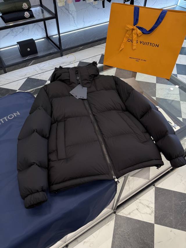 Louis Vuitton 141拼接 Monogram全新立体提花连帽羽绒外套 连帽可脱卸 可变立领夹克 更多细节实拍. DDD