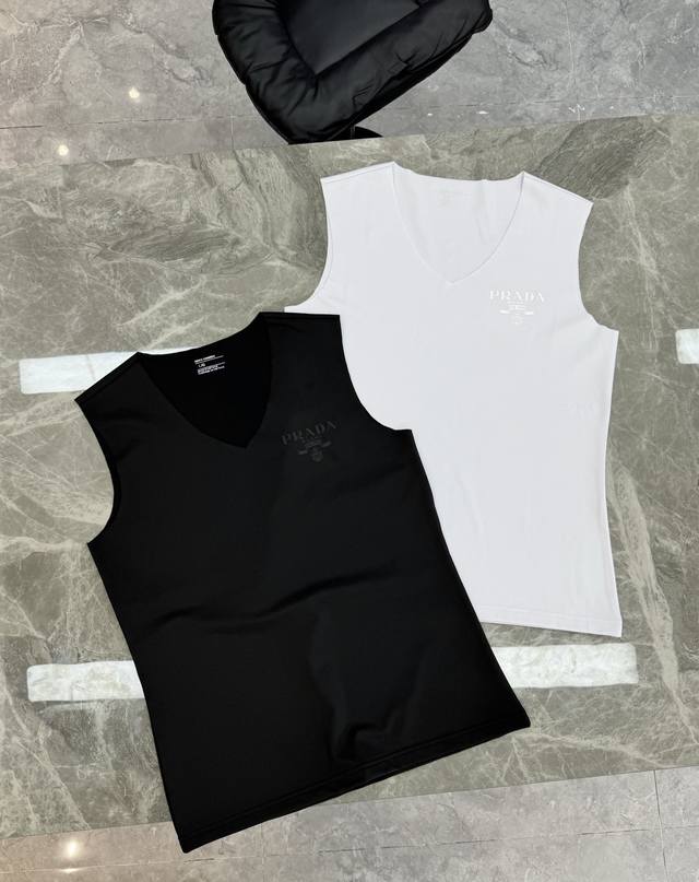 Prada秋冬保暖背心 DDD 内里拉毛.S-3Xl 修身版型！ DDD