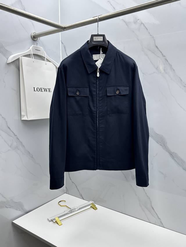 Bc 2026早春轻奢老钱风棉麻系列，最新时尚翻领夹克外套.对称口袋设计.处处细节显工艺足够的高级 结构性剪裁的设计改变来展现男士多样的形象变化，修身利落、剪裁