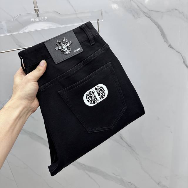 Dior迪奥 高端定制、最新款牛仔裤 柜台同步发售 原版定制复刻 客供五金辅料 原单品质 进口固色牛仔面料、微弹，重工洗水 做工走线精细 上身绝佳！优选单品A1