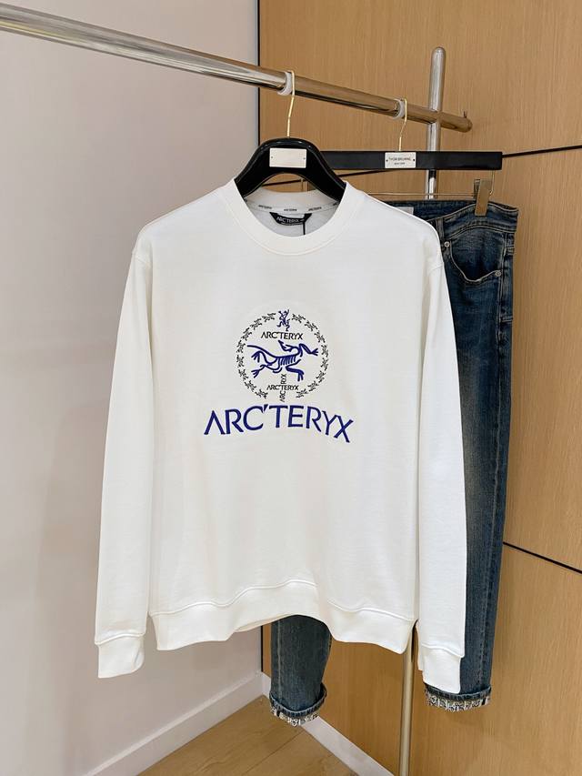 支持年后退换 始祖鸟25Ss 新品 最新最顶级版本精美工艺圆领卫衣，最顶级的品质专柜原单套头衫，顶级制作工艺进口面料，专柜品质重工刺绣设计，采用进口高端订制面料