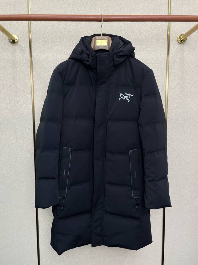 支持跨年售后！ 。羽绒服-Arc’Teryx始祖鸟砸锅卖铁都要上的新款羽绒服。连帽羽绒服 贸易公司渠道稀出，降温天气必备的保暖单品，不论是日常还是户外运动都能穿