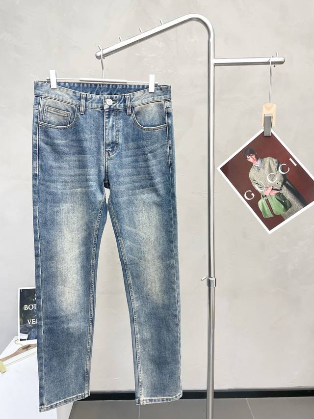支持跨年售后！ 。Givenchy纪梵希砸锅卖铁都要上的新款新款休闲牛仔裤高端版本 专柜定制面料 透气舒适度高，细节无可挑剔，品牌元素设计理念，体现高品质。手感
