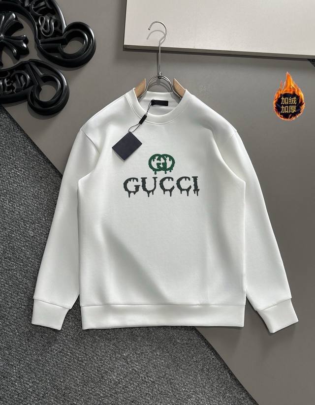 支持年后退换。 古奇 立体硅胶工艺 高版2025专柜加绒卫衣面料采用380克棉，螺纹采用1*1配套螺纹 同缸定染配色 面料经过水洗与固色和加柔工艺 有效固定衣服