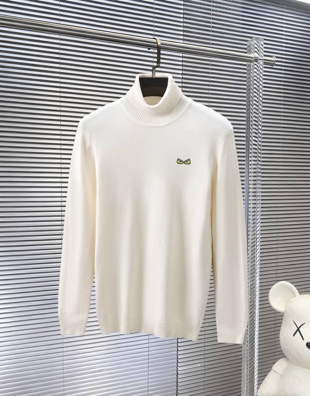 可年后退换。 芬迪精品刺绣2530新品毛衣羊毛100%搭配专柜柔软舒适，上身舒适透气，亲肤不扎人，独特设计风格，无论是单穿还是搭配，都是百搭单品，彰显了年轻人的