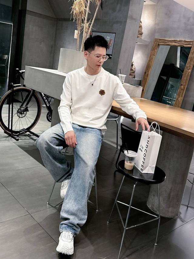 可年后 Lp2550年秋冬新品上新 三标齐全 圆领毛衣 好货不用过多介绍 看细节 专柜码数：M-Xxxl 175 140建议L DDD