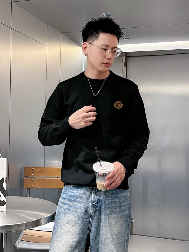 可年后 Lp2550年秋冬新品上新 三标齐全 圆领毛衣 好货不用过多介绍 看细节 专柜码数：M-Xxxl 175 140建议L DDD