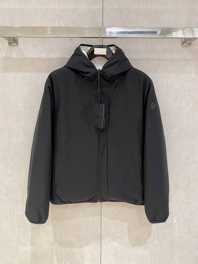 市场顶级最高版，双面羽绒2色新品 M0Ncler 秋冬新品Jarama男士短款羽绒服夹克克外套 DDD Larama短款羽绒夹克是一款个性单品，专为注重功能性和