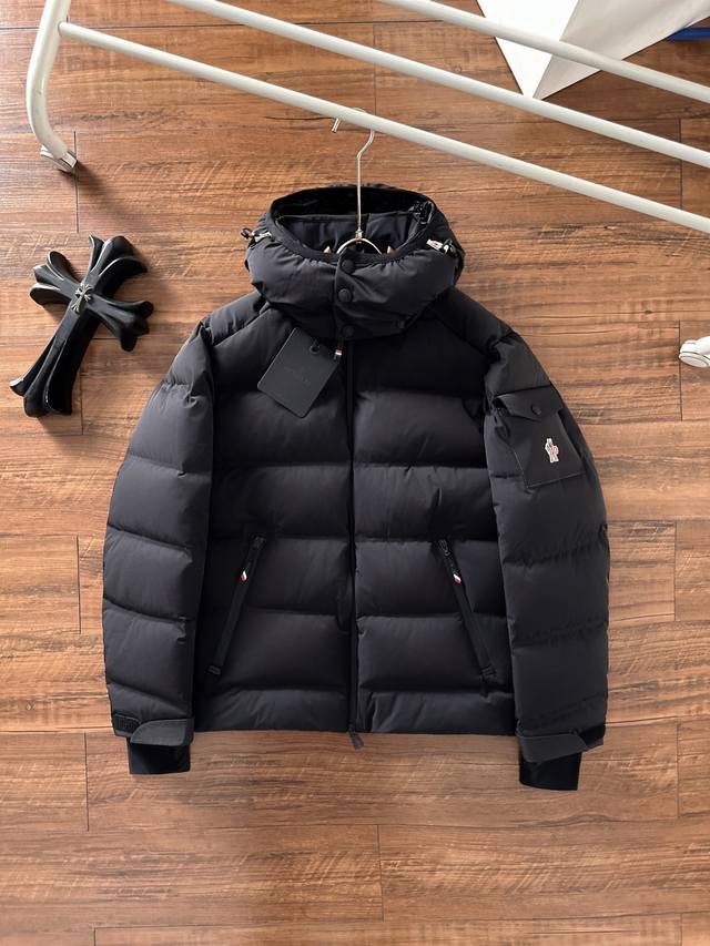 支持年后退换 特级羽绒Moncler Montgetech 限定蓝色 高端男士短款羽绒夹克外套.柜台2W开外的高端单品.面料真是好的不要不要的.高端客必入单品.