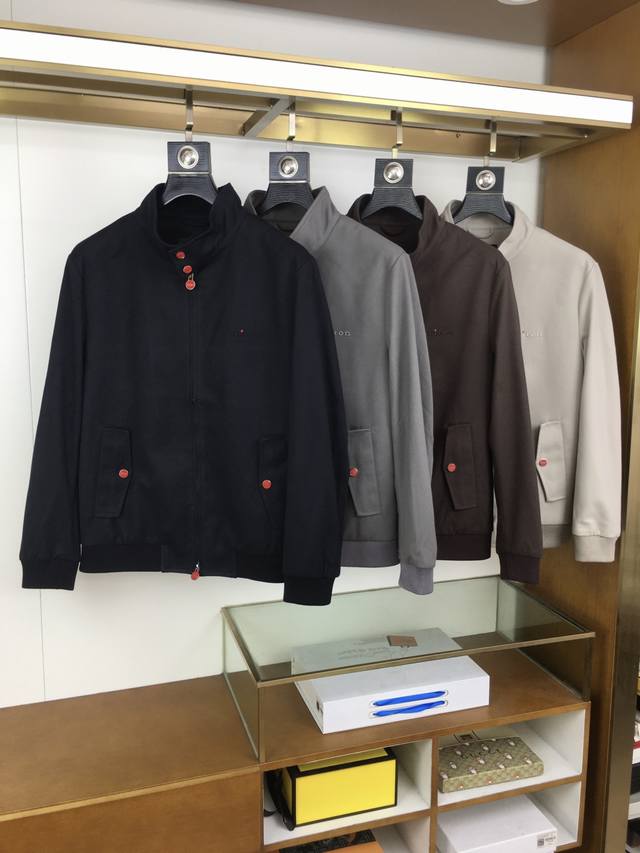 年后 专柜新品 Kito... 高版本 DDD 25秋冬新款Kiton老钱风毛呢外套，精英男士必备商务短款翻领夹克。意大利代工出品，领先各大买手店发布。极致简约