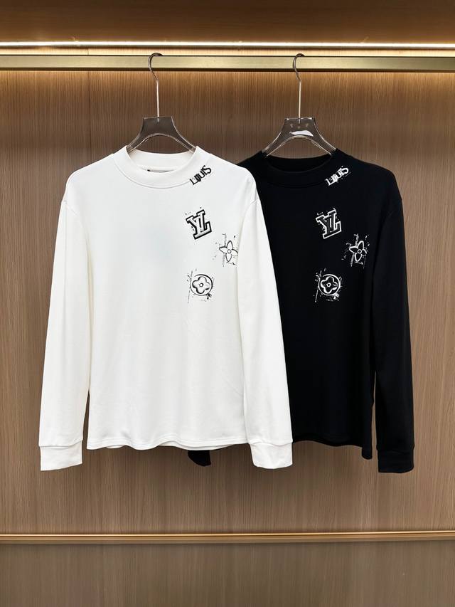 新品 支持年后退换 香港洋行渠道货.2025秋冬新款V登刺绣标识加绒加厚半高领长袖T恤打底衫 元素性的Logo徽章凸显休闲时尚魅力,依然独领时尚风骚.内搭好伴侣