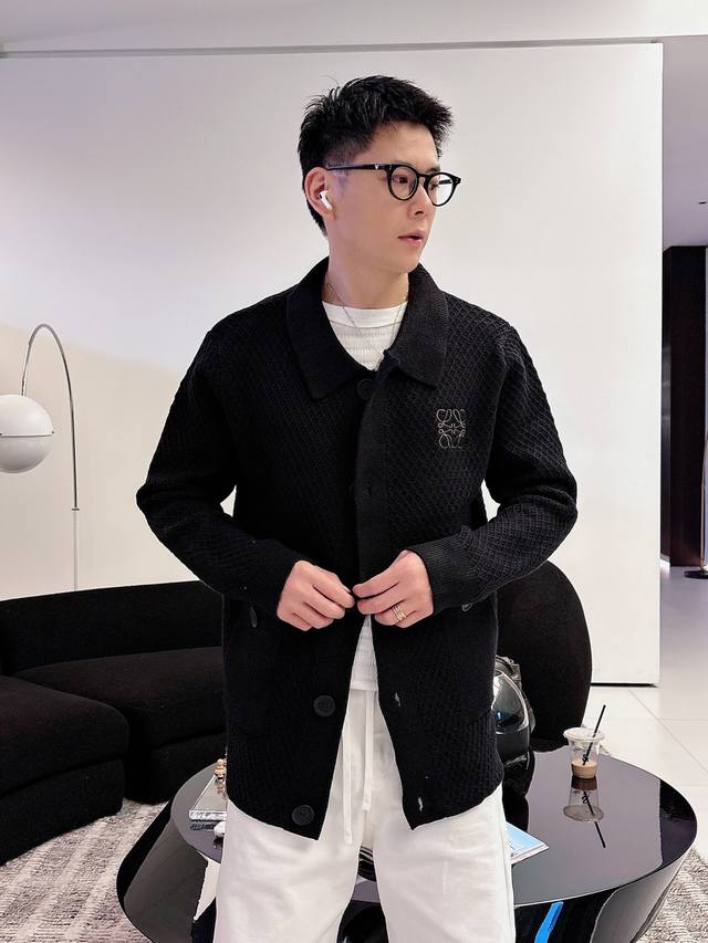支持年后退换 Loewe黑色新款羊毛针织外套.粗纹理针织工艺，厚实有型，秋冬穿超合适码数：M-3Xl 175 140斤建议L DDD