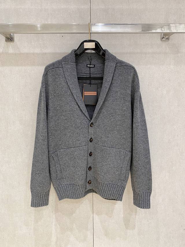 杰尼亚 宽松版型 完美复刻 欧洲原版复刻选绒、梳绒、洗绒工艺 100%丝光美丽诺羊毛，柔弱，爽滑，不扎皮肤，保暖性能极佳 全套辅料定做，德国斯托尔全自动织机成衣