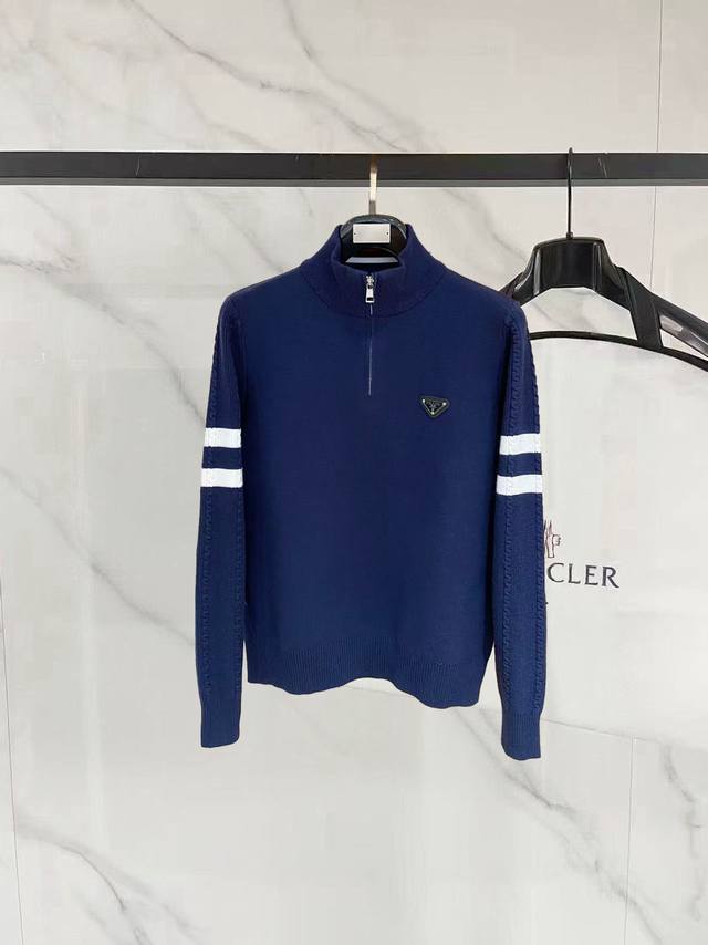 普拉达 2025秋冬新品毛衣，休闲时尚保暖，打底单穿都可以进口羊毛混纺羊毛，保暖性很强，不刺激皮肤，可贴身穿，简约的风格 配以进口羊毛针织面料，秋冬季单穿打底神