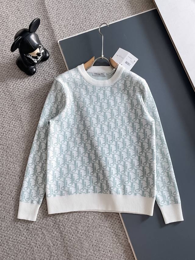 迪奥 2025秋冬新款羊毛毛衣 高品质意大利进口羊毛混纺面料，高密度针织，时尚百搭毛衣，帅气十足。经典Logo标志 更耐穿更加不易变形，专柜版型，各种风格都能轻