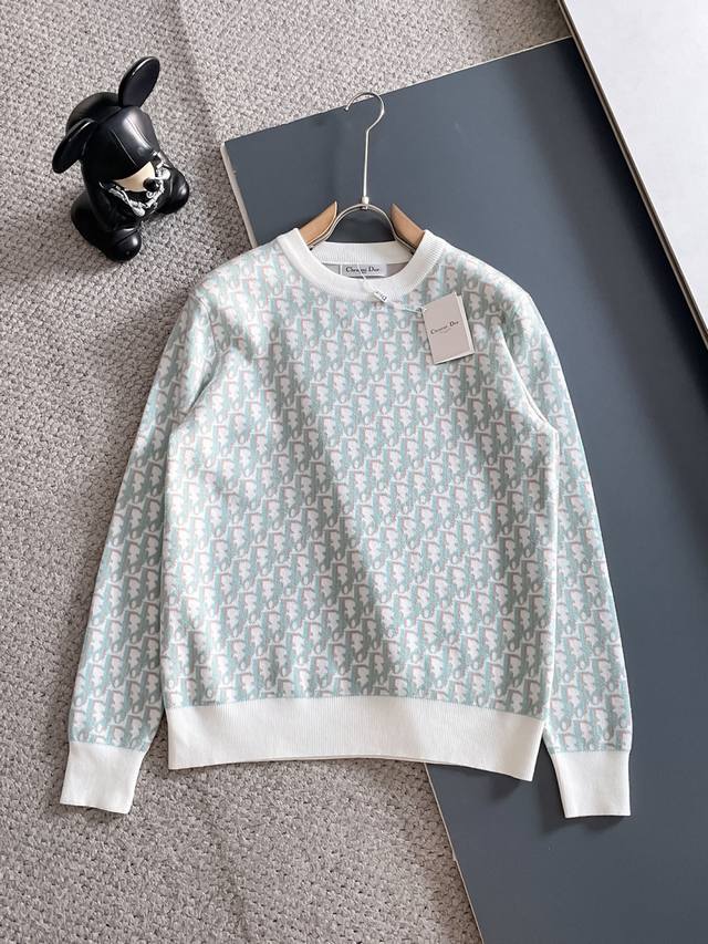 迪奥 2025秋冬新款羊毛毛衣 高品质意大利进口羊毛混纺面料，高密度针织，时尚百搭毛衣，帅气十足。经典Logo标志 更耐穿更加不易变形，专柜版型，各种风格都能轻