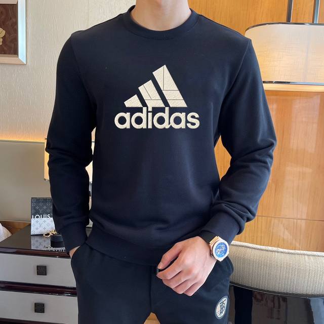 年后 直 品牌: 阿迪达斯 胖子福音 2025Ss秋冬款最新款长袖圆领卫衣，官网同步发售 清爽透气 采用顶极天丝罗马 舒适柔软 3D立体清晰 时尚感超好 送礼自