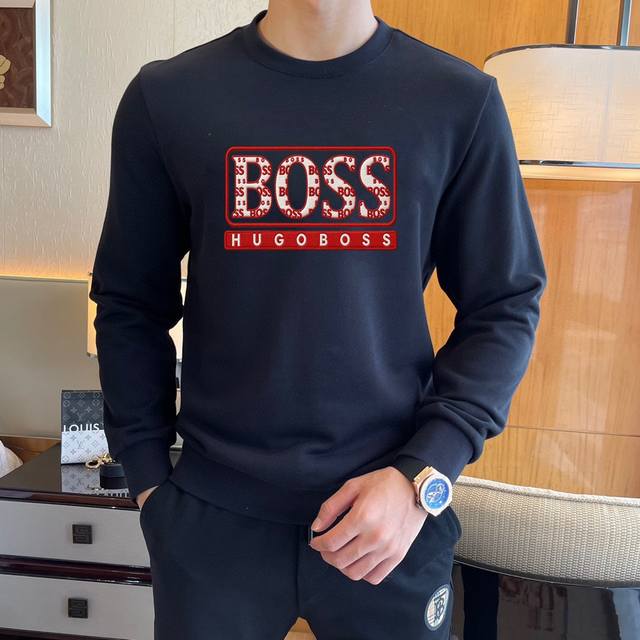 年后 直 品牌: Boss 胖子福音 2025Ss秋冬款最新款长袖圆领卫衣，官网同步发售 清爽透气 采用顶极天丝罗马 舒适柔软 3D立体清晰 时尚感超好 送礼自