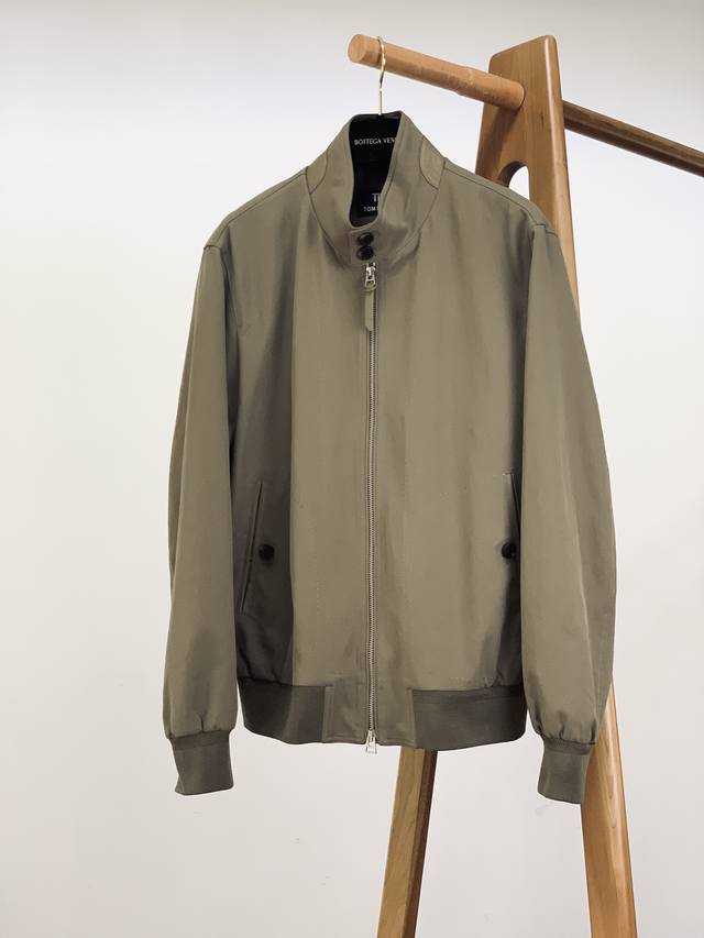 年后 DDD Tom Ford 汤姆.福德 2025Fw早秋新品 DDD 休闲夹克外套。自带沉稳气场，是永不出错的 Wardrobe Staple，商务、休闲场