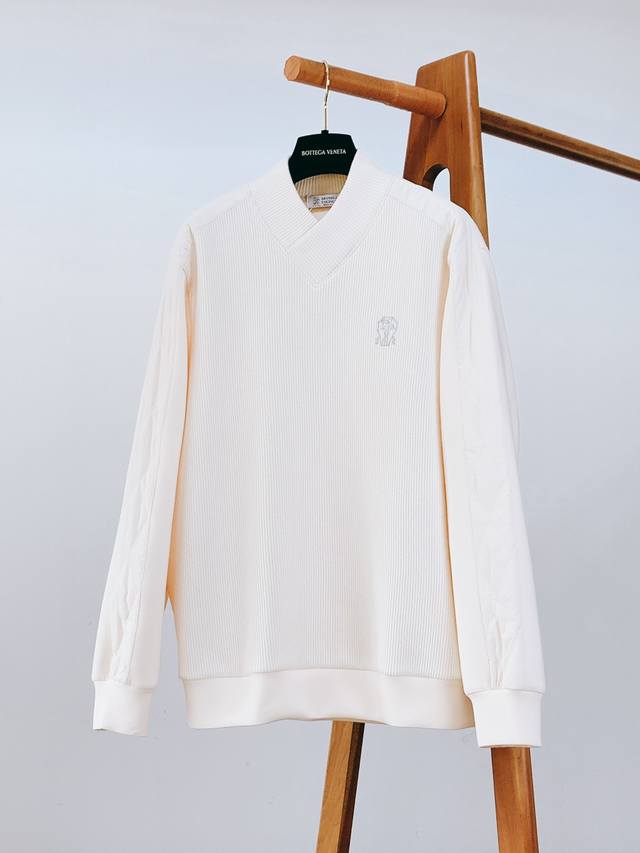 年后 DDD Brunello Cucinelli 布鲁奈罗.库奇内利 2025Fw秋冬新品 DDD 针织拼接套头卫衣。竖纹针织面料自带细腻肌理，软而不塌的垂感